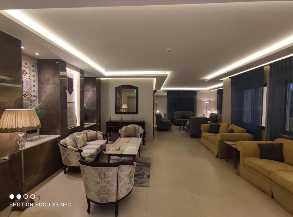 Black Iris Hotel II Madaba Exterior photo