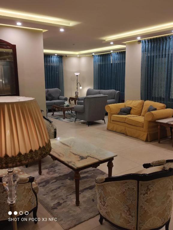 Black Iris Hotel II Madaba Exterior photo