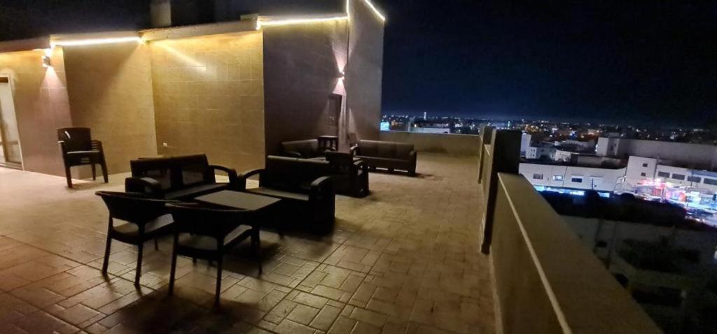 Black Iris Hotel II Madaba Exterior photo