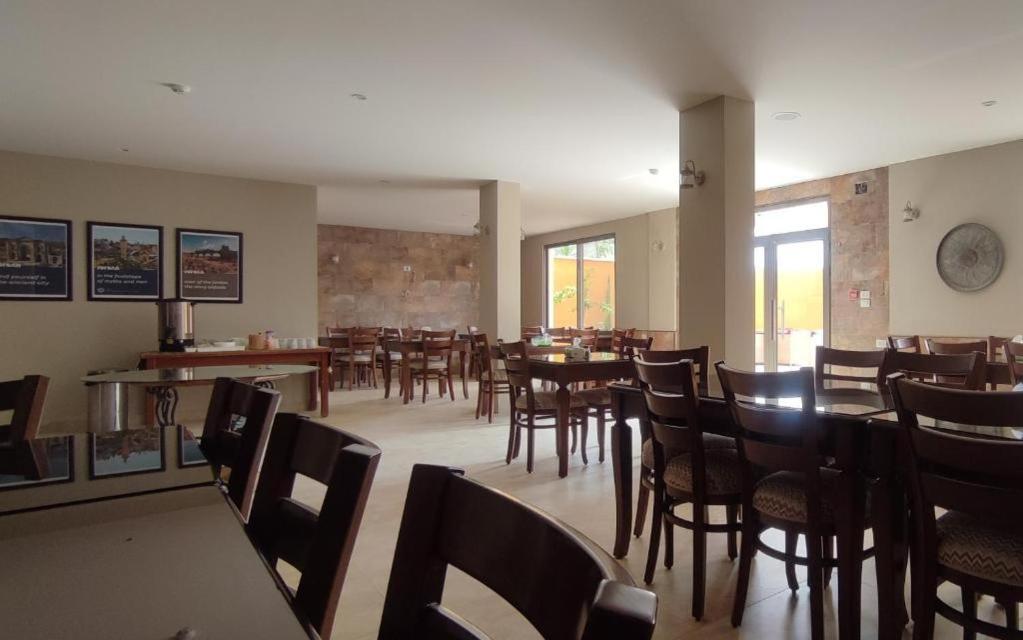 Black Iris Hotel II Madaba Exterior photo